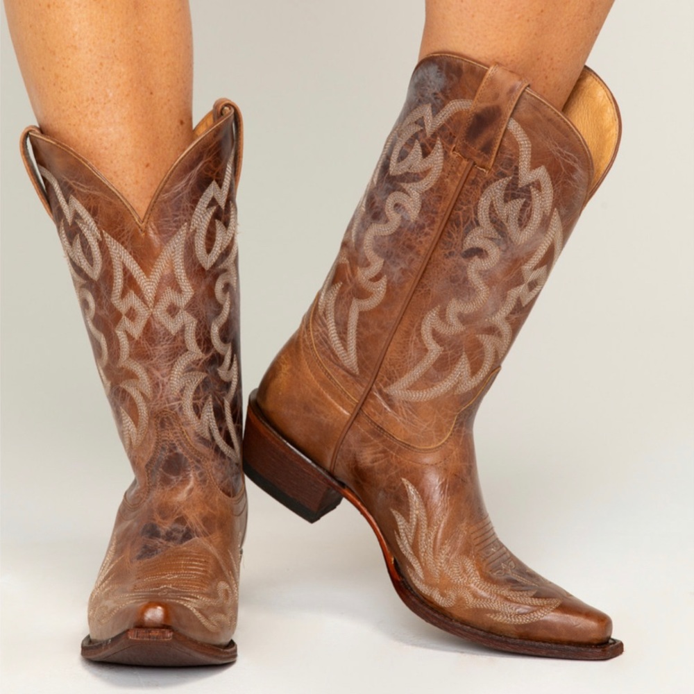 SHYANNE® WOMEN'S DUBLIN EMBROIDERY X TOE WESTERN BOOTS